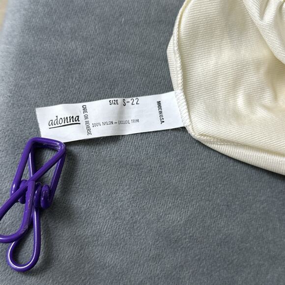 Vintage Adonna Half Slip Size Small 100% Nylon Beige Ivory Lace Trimmed Slit USA - Picture 6 of 7